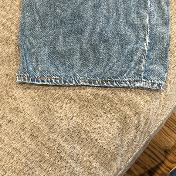 Rag & Bone Logan Featherweight Mid Rise Wide Leg Jean - Pre-Loved - Picture 4 of 7